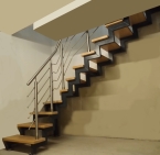 Innentreppe als 2 Holmtreppe 1/4 gewendelt mit Massivholzstufen & Edelstahlgeländer Buche - Stabverleimt (A/B) Anthrazitgrau (RAL 7016)
