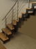 Innentreppe als 2 Holmtreppe 1/4 gewendelt mit Massivholzstufen & Edelstahlgeländer Buche - Stabverleimt (A/B) Anthrazitgrau (RAL 7016)